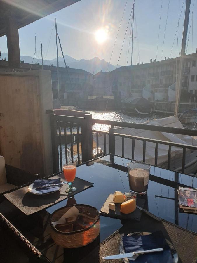 Superbe Appartement Dans La Marina Du Bouveret Port-Valais Exterior foto